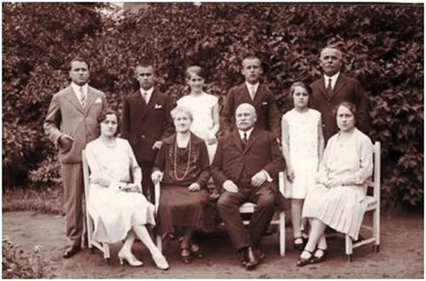 A Vidovszky család V6