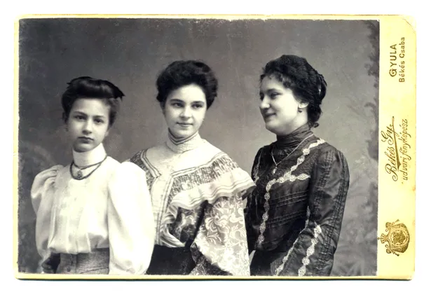 A Vidovszky család V10